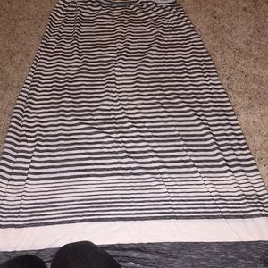 Grey stripped maxi skirt